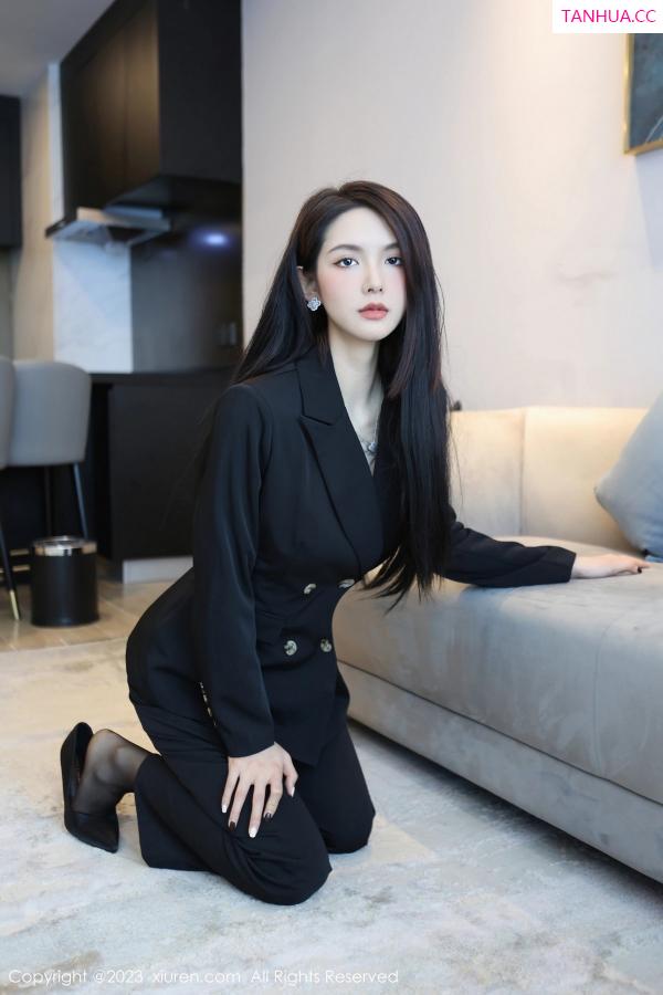   [XiuRen]高清写真图 2023.04.14 No.6576 乔一一 黑丝美腿第7张图片